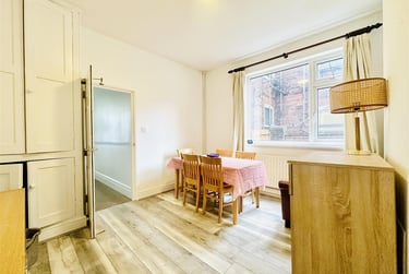 5 bed house, Woodborough Road, Carrington, Nottingham, NG34JT - Image 2